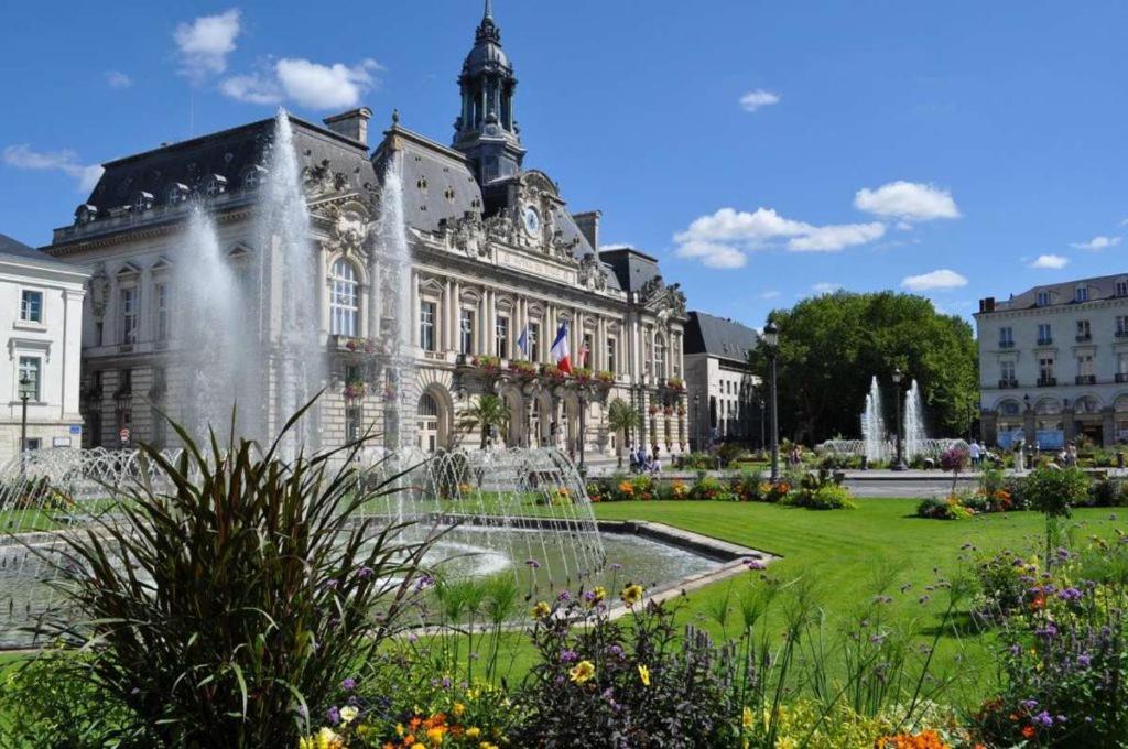 L'Historique / Basilique St Martin Lägenhet Tours Exteriör bild