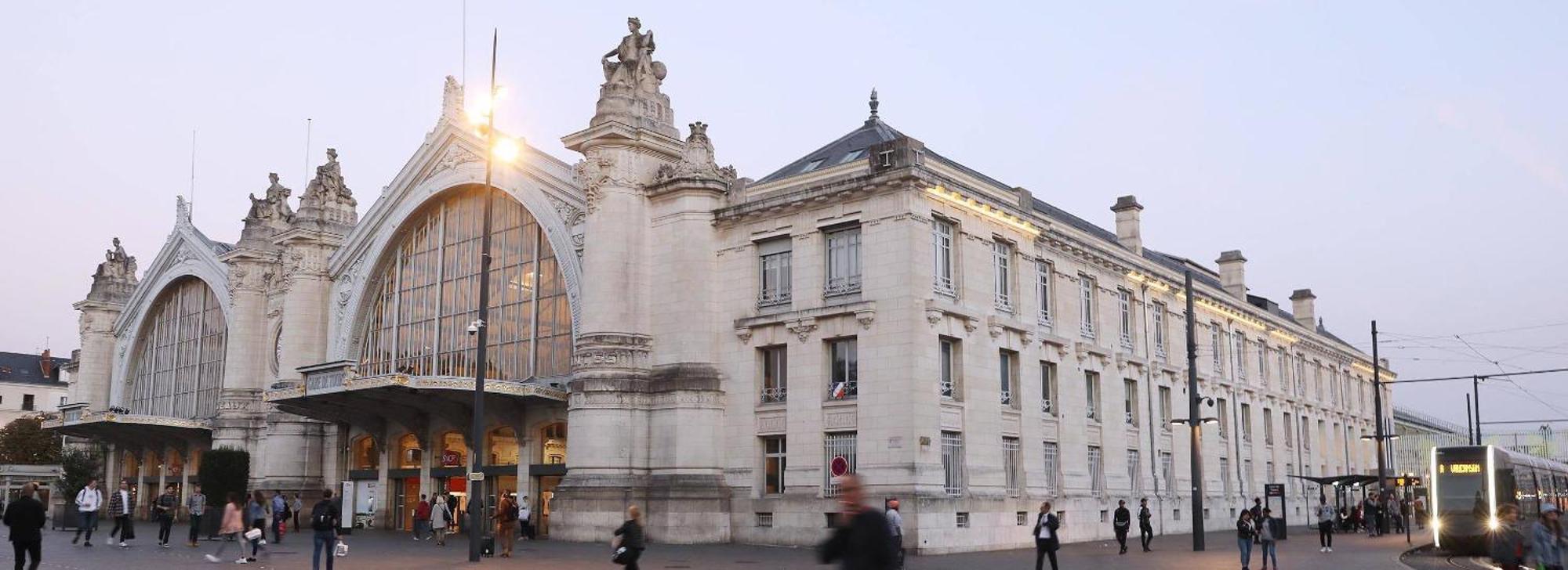 L'Historique / Basilique St Martin Lägenhet Tours Exteriör bild
