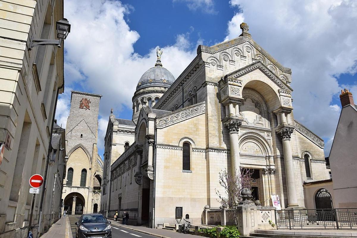 L'Historique / Basilique St Martin Lägenhet Tours Exteriör bild